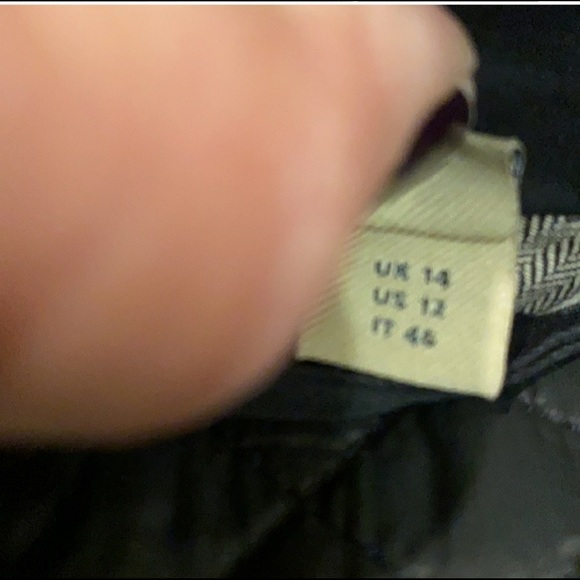 Burberry Harlington Black Zip-Front Hooded Parka - Picture 15 of 16